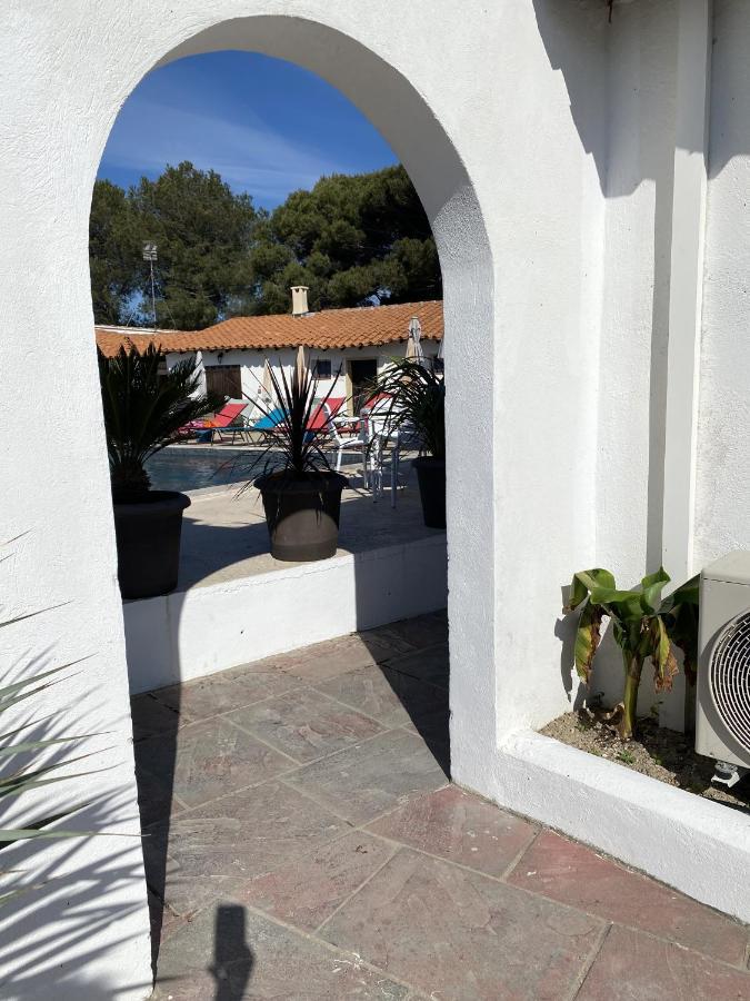 Hotel Du Pont Blanc Saintes-Maries-de-La-Mer Exterior foto